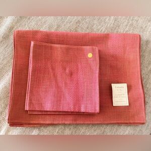 8 Pe. Calcutta Pink Linen and Cotton Luncheon Set